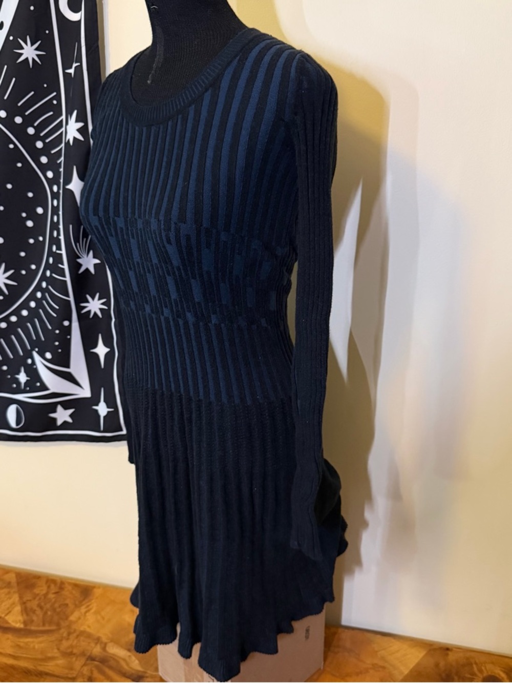 Max Studio XS Navy & Black Ribbed Scoop Neck Sweater Dress Y2K Bodycon - Picture 3 of 11